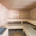 Beautiful In Residential Complex Apartment *